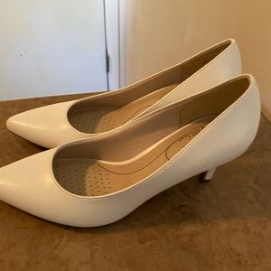 White pump 6 1/2